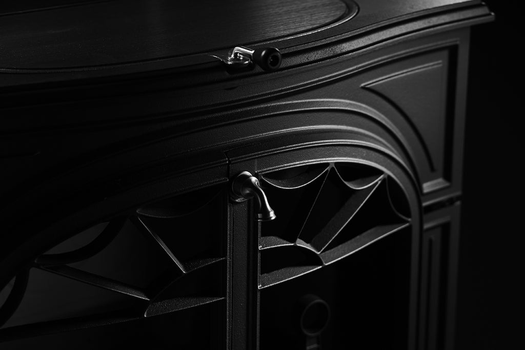 Defiant Wood Stove – Photo (Detail 2 – BW Low Res)