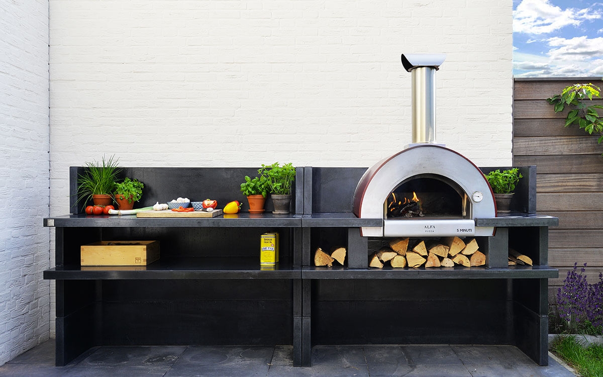 5-minuti-outdoor-kitchen-it-is-the-best-selling-wood-fired-pizza-oven-1200×750